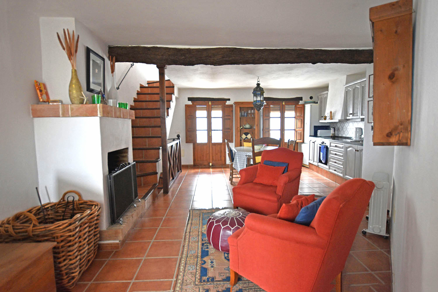 ATTRACTIVE & CHARACTERFUL -  BEAUTIFULLY RENOVATED